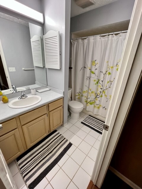 Foto del edificio - 1448 Cedarwood Dr