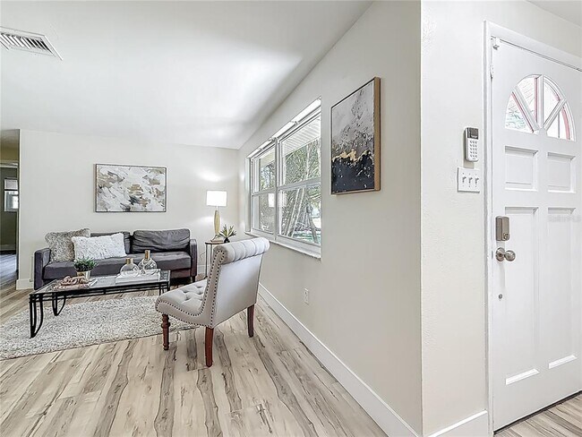 Foto del edificio - 1469 S Hillcrest Ave