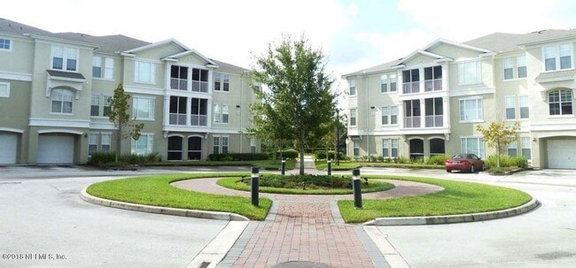 Building Photo - 8290 FL-211