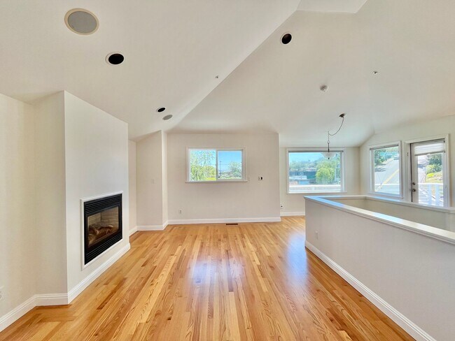 Foto del edificio - Mill Valley Home-3bd/2.5ba in Stellar Loca...