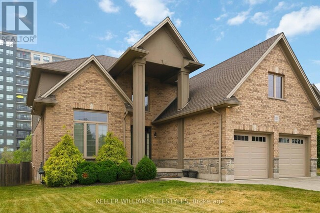 Building Photo - 3135 Pincombe Dr