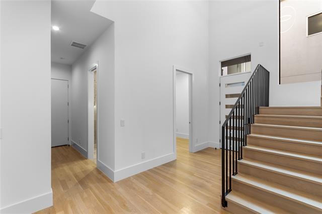 Building Photo - 5413 Melrose Ave
