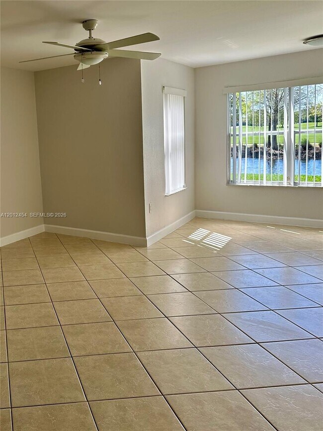 Building Photo - 12620 Vista Isles Dr