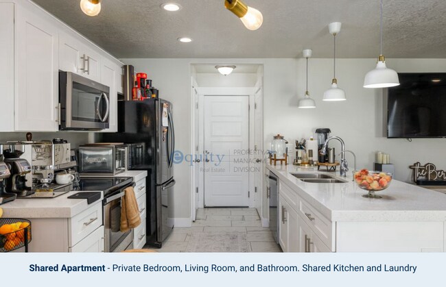 Building Photo - 2734 S Riverhead Dr