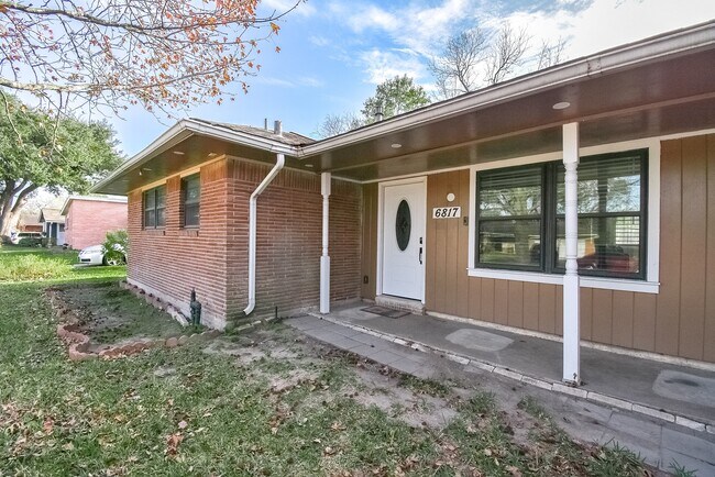 Foto del edificio - 6817 Hendon Ln