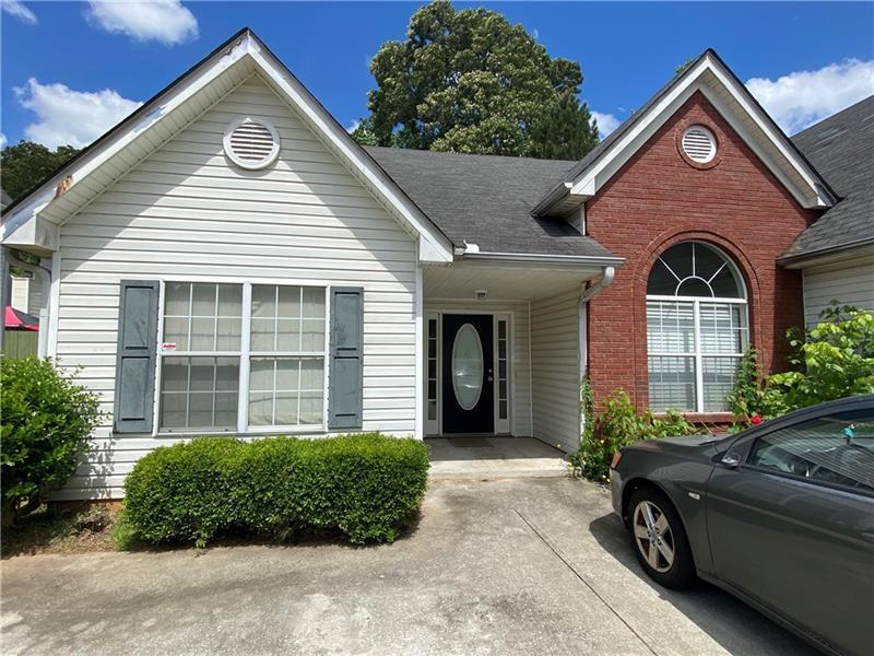 Primary Photo - 405 Shadetree Ln