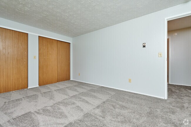 2 habitaciones, 1,5 baños - 1.330 pies cuadrados. - Hilltop View Apartments & Townhomes
