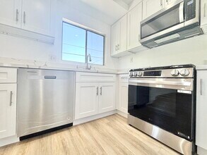 Building Photo - 6337 Whitsett Ave