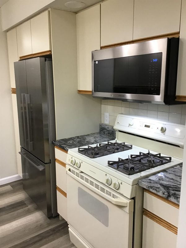 Foto del edificio - 210 Brook Village Rd