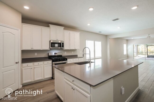 Building Photo - 4 br, 2 bath House - 265 Portada Drive UNIT