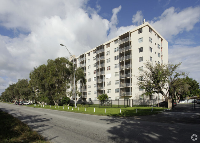 Building Photo - Harbor Pointe