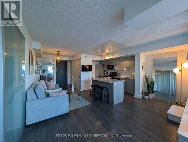 Building Photo - 11 Superior Ave