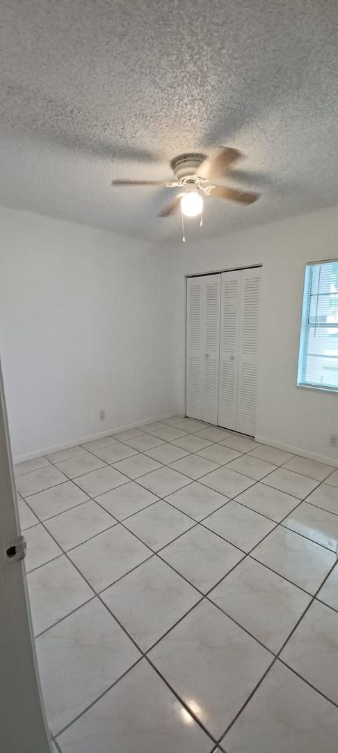Building Photo - 7709