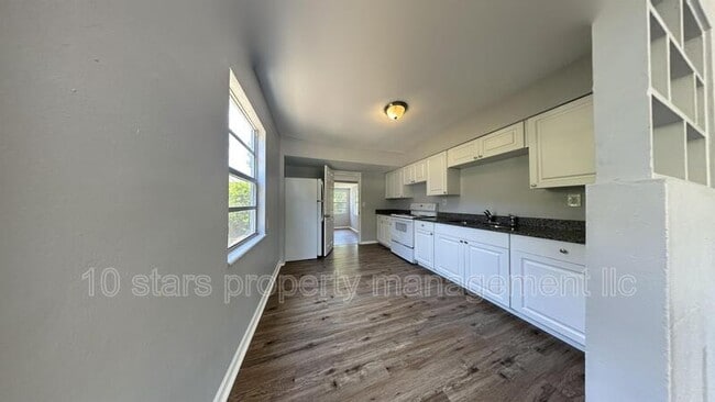 Foto del edificio - 4445 10th Ave S