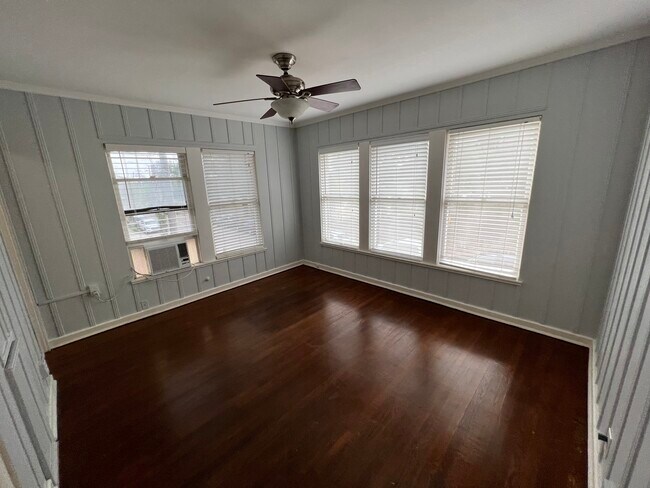 Bedroom - 1655 Norfolk St