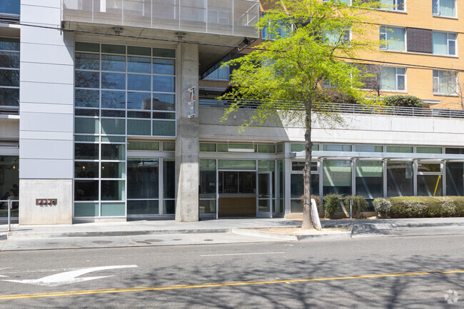 Entrada - The 7th & H Housing Community