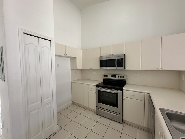 Foto del edificio - 1651 SE 28th Ct