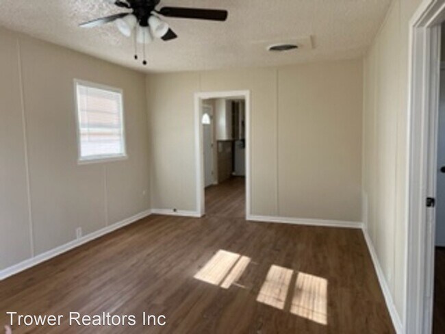 Foto del edificio - 2 br, 1 bath House - 701 E 13th
