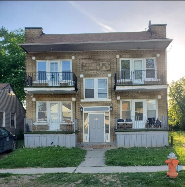 Building Photo - 3390 E 143rd St