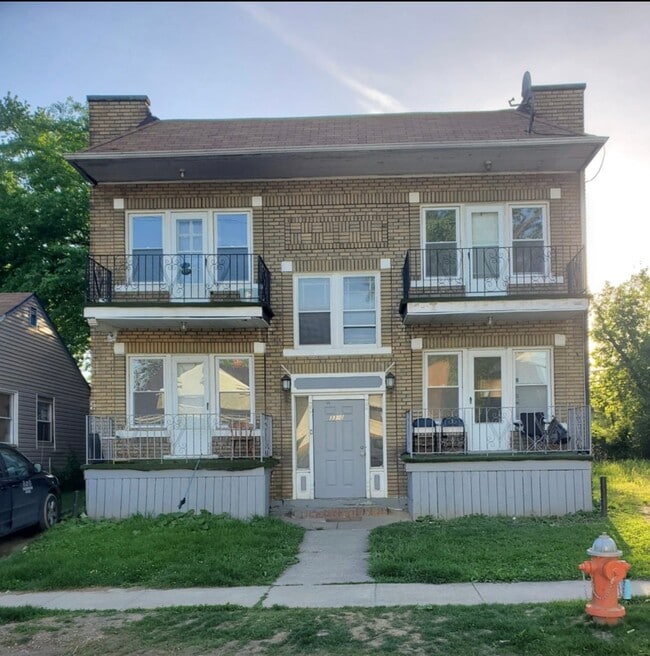 Building Photo - 3390 E 143rd St