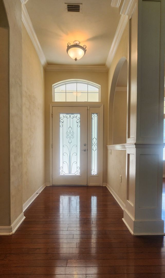 Building Photo - A Must See Cobblefield Beauty!