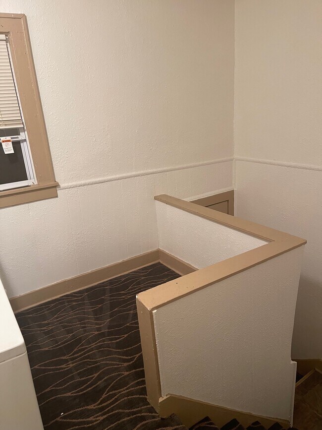 Laundry Room - 3425 Indiana Ave
