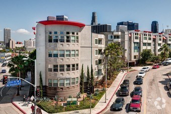 Foto principal - 1304 W 2nd St