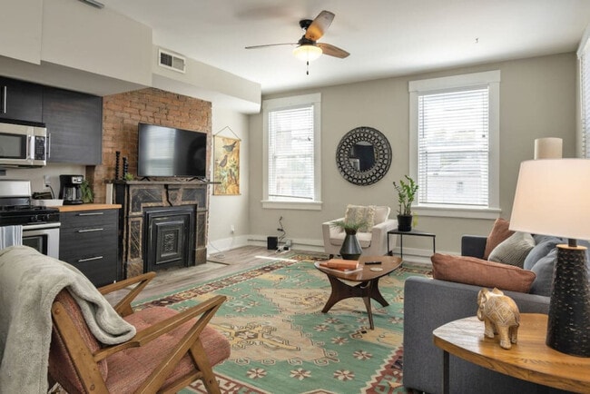 Building Photo - 1470 Goetz Alley