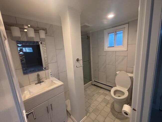 Foto del edificio - 52 Evergreen Ave