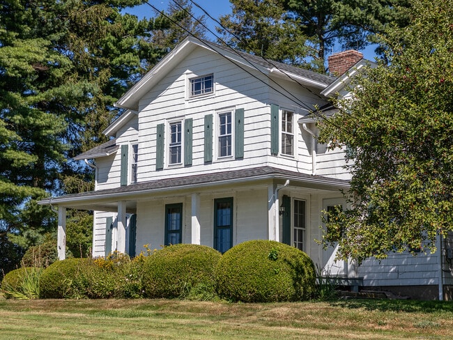 Building Photo - 510 Good Hill Rd