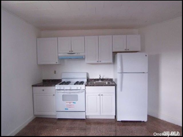 Building Photo - 256 Ivy St