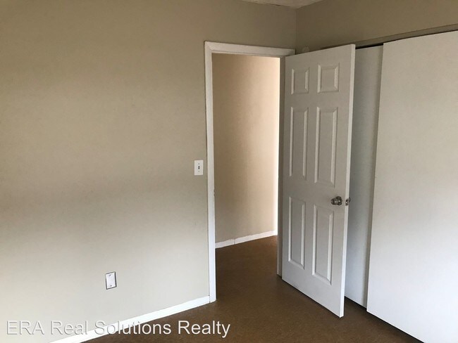 Building Photo - 3 br, 1 bath House - 4014 Millstone Road