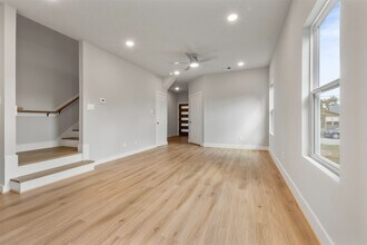 Building Photo - 1222 E 33rd St