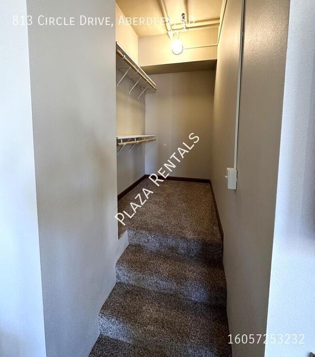Building Photo - 214 S Kline St