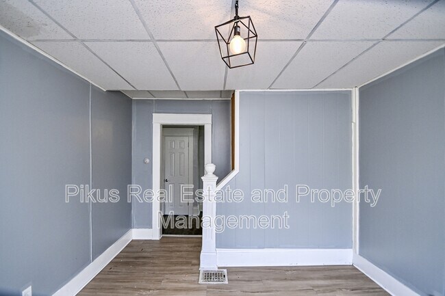 Foto del edificio - 825 7th St NW