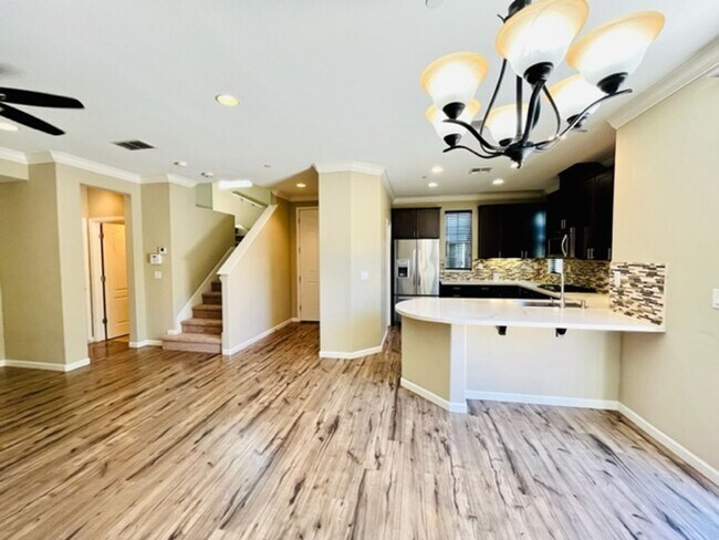 Building Photo - Beautiful 3BD/2.5BA, Newer Built, Single F...