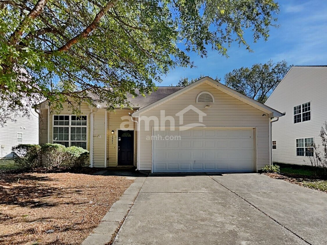 Foto principal - 3941 Tyler Bluff Ln