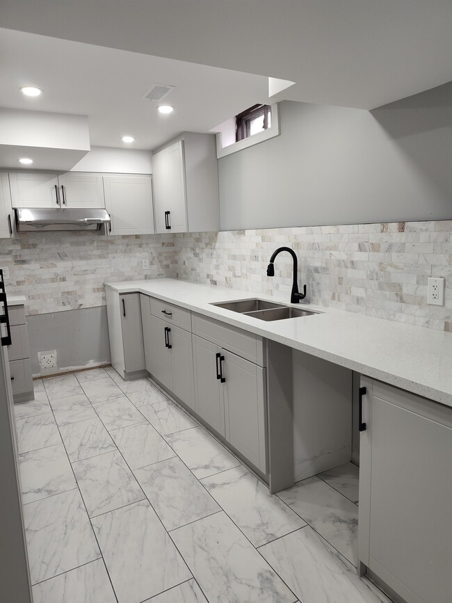 Building Photo - 43 Canning Crescent