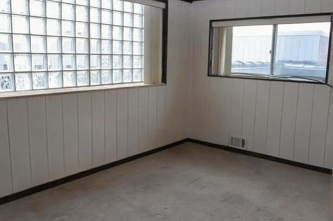 Building Photo - 5901 Bryant St