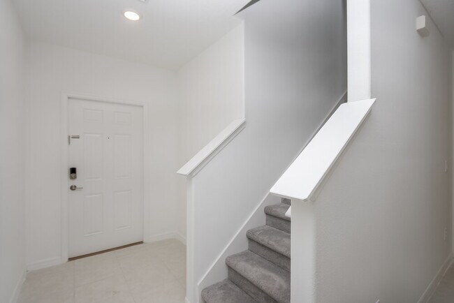 Building Photo - 7339 Spring Snowflake Ave