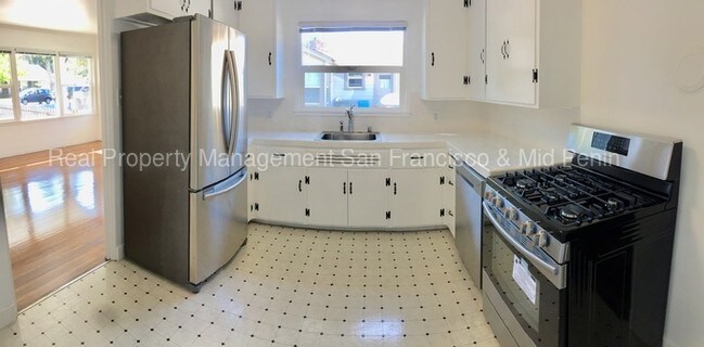 Building Photo - 941 15th Ave