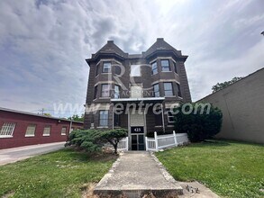 Building Photo - 425 N Vermilion St