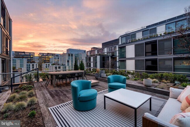 Foto del edificio - 925 H St NW
