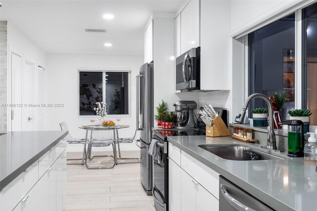 Foto del edificio - 4409 Monroe St