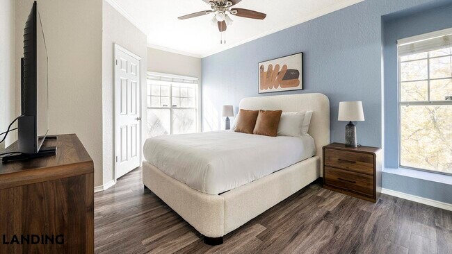 Foto del edificio - 3201 Duval Rd