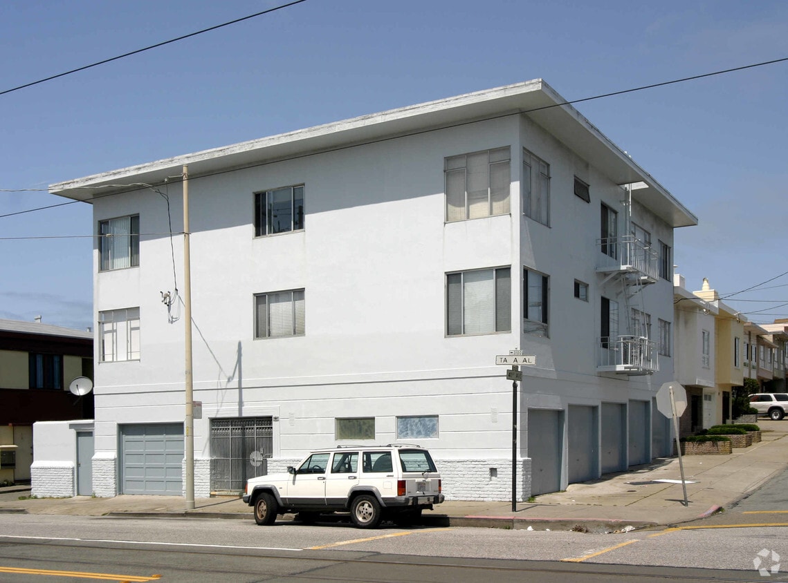 Building Photo - 3100 Taraval St