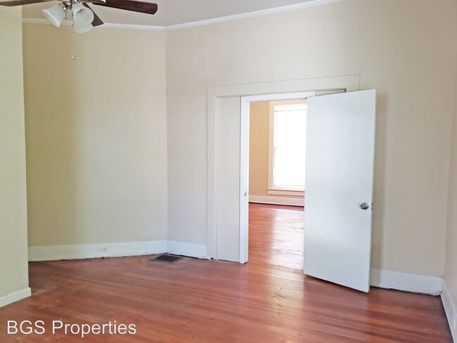 Building Photo - 4 br, 2 bath House - 528 Cherry St