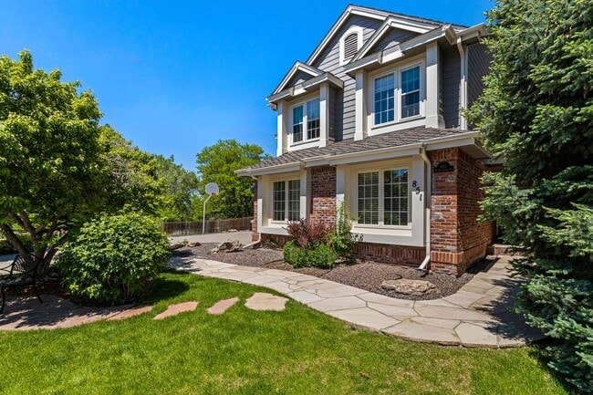 Building Photo - Executive home in Littleton next to Horses...