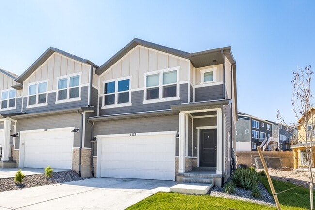 Building Photo - 4438 E Hurstbourne Dr