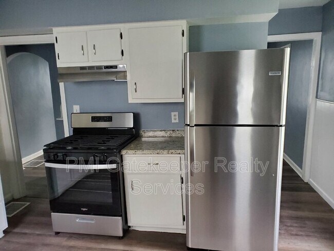 Foto del edificio - 1731 Ashbrook Dr